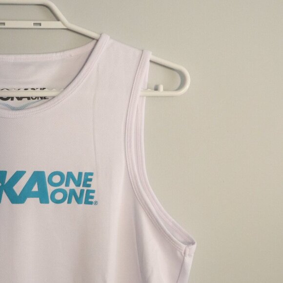 Hoka One One Women's White Sz M Sleeveless Active Stretch Graphic Tank Top - Picture 5 of 8